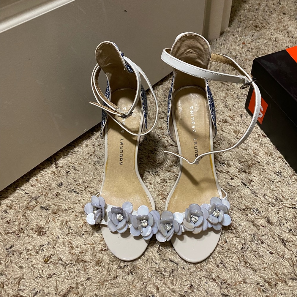 Cute white/blue heels